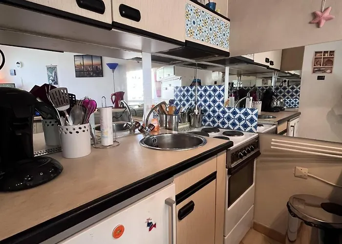 Apartment 2 Pers A 20 M De La - - Fr-1-696-66