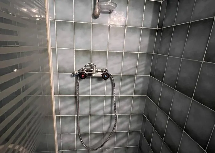 2 Pers A 20 M De La - - Fr-1-696-66 Appartement *